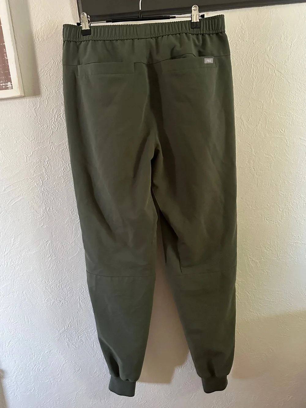 FIGS Men’s Tansen Jogger Scrub Pants Medium Moss Green Technical Collection